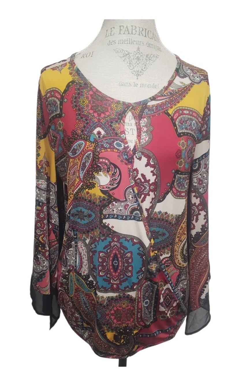 Jennie & Marlis Paisley Geometric Open Underneath Bell 3/4 Sleeve Blouse Top
